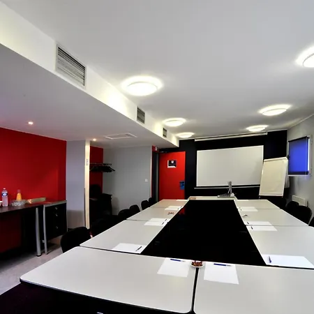 ホテル Initial By Balladins Amiens /