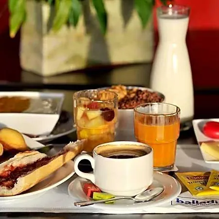 Initial By Balladins Amiens / Hotel 2*