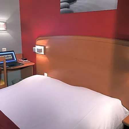 Initial By Balladins Amiens / Hotel Longueau